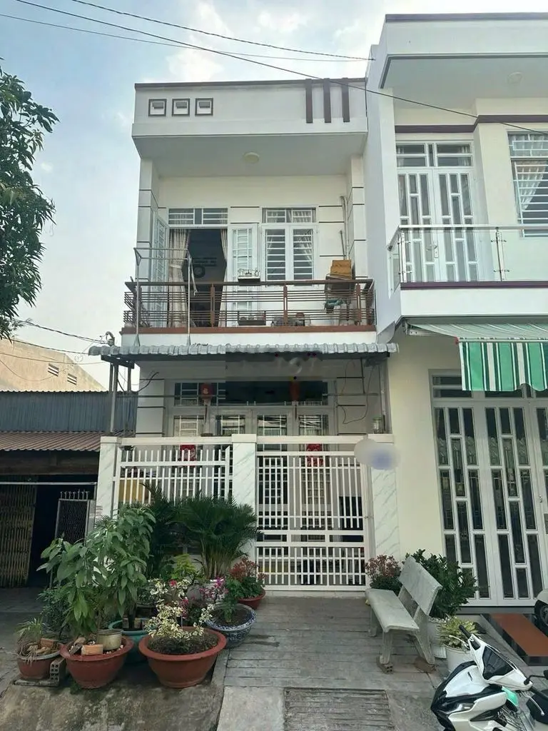 Bán nhà ngộp giá rẻ ở phước hiệp-củ chi(193m2).giá 720tr,sổ hồng riêng