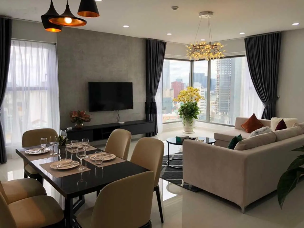 Bán căn hộ Sài Gòn Royal Quận 4, DT 115m2 3PN full nội thất, view Bitexco, giá chỉ 12,5 tỷ