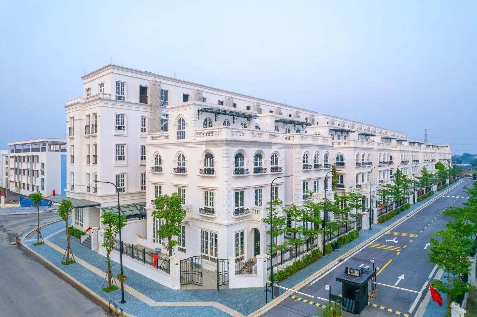 Cần bán shophouse Avenue Garden, Tây Tựu diện tích 189m2