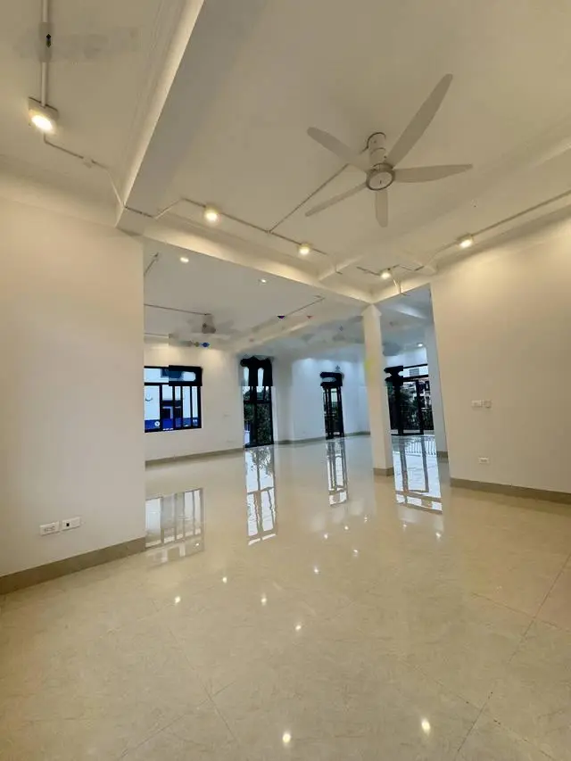 Bán biệt thự nội đô view 3 mặt tiền đường, cạnh khu FLC Premier Parc Đại Mỗ, 70 tỷ, 206 m2, 3tầng