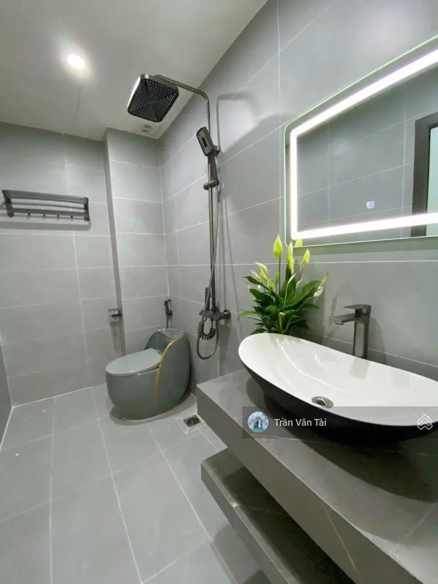 Bán nhà ngõ 111 Tứ Liên, 7,95 tỷ, 48m2, 4PN, 3WC, tặng full nội thất, gần phố