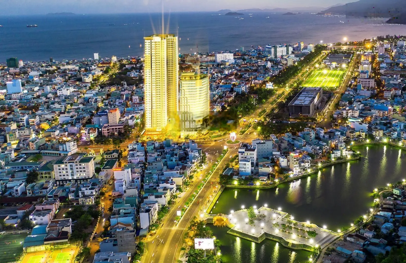 Bán căn 3 phòng ngủ Grand Center Quy Nhơn, căn góc, view pháo hoa quảng trường biển. LH 0985 864 ***