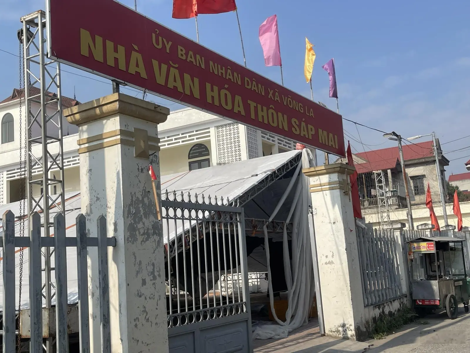 Bán nhanh lô góc nhà 3 tầng đẹp mê li view hồ ngõ thông ô tô sát chợ vô vàn tiện ích