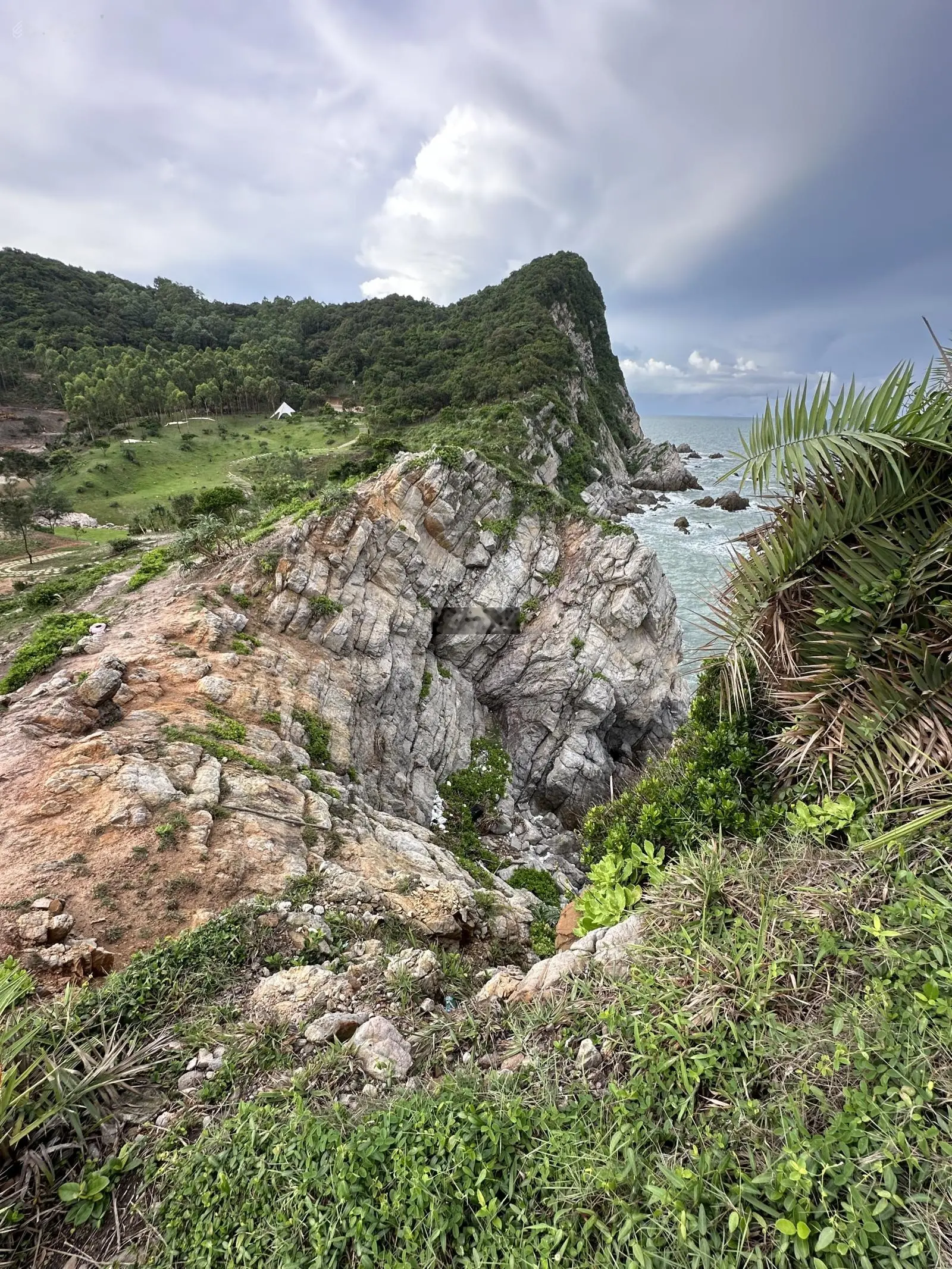 Chính chủ bán đất - nhà hàng Ngọc Châu cách bãi tắm Minh Châu 50m, đảo view biển Minh Châu