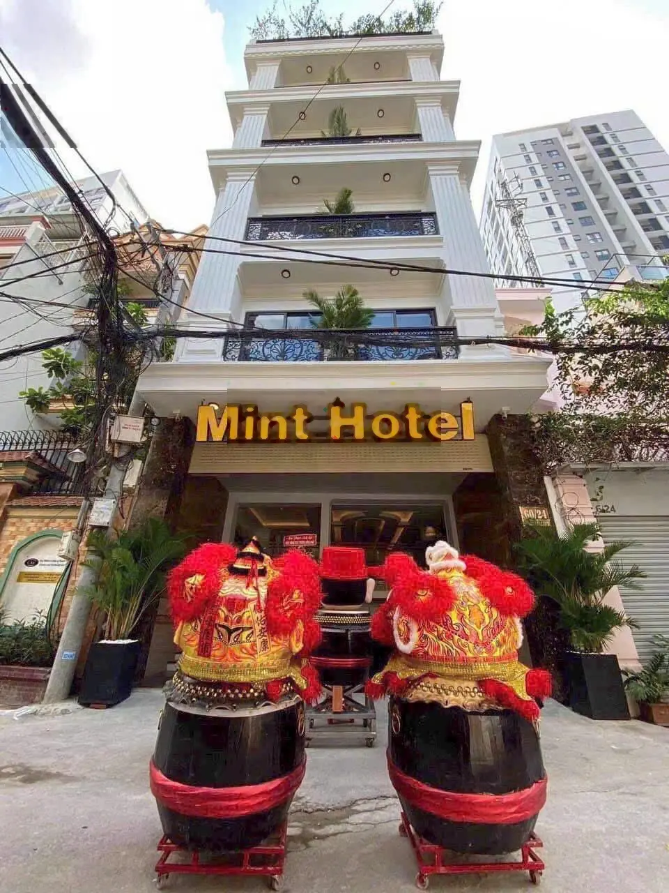 Bán hotel Yên Thế, P.2, Tân Bình (cách sân bay TSN 300m) giá 28 tỷ