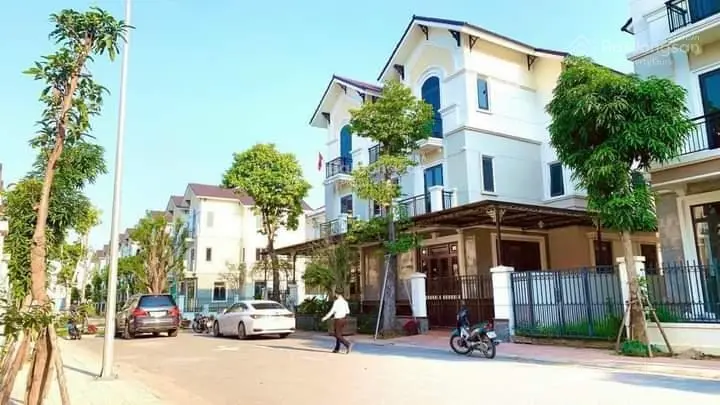 Bán Biệt thự 135m2 đẹp như mơ trong khu đô thị Singapore, ở hay cho chuyên gia thuê được ngay.