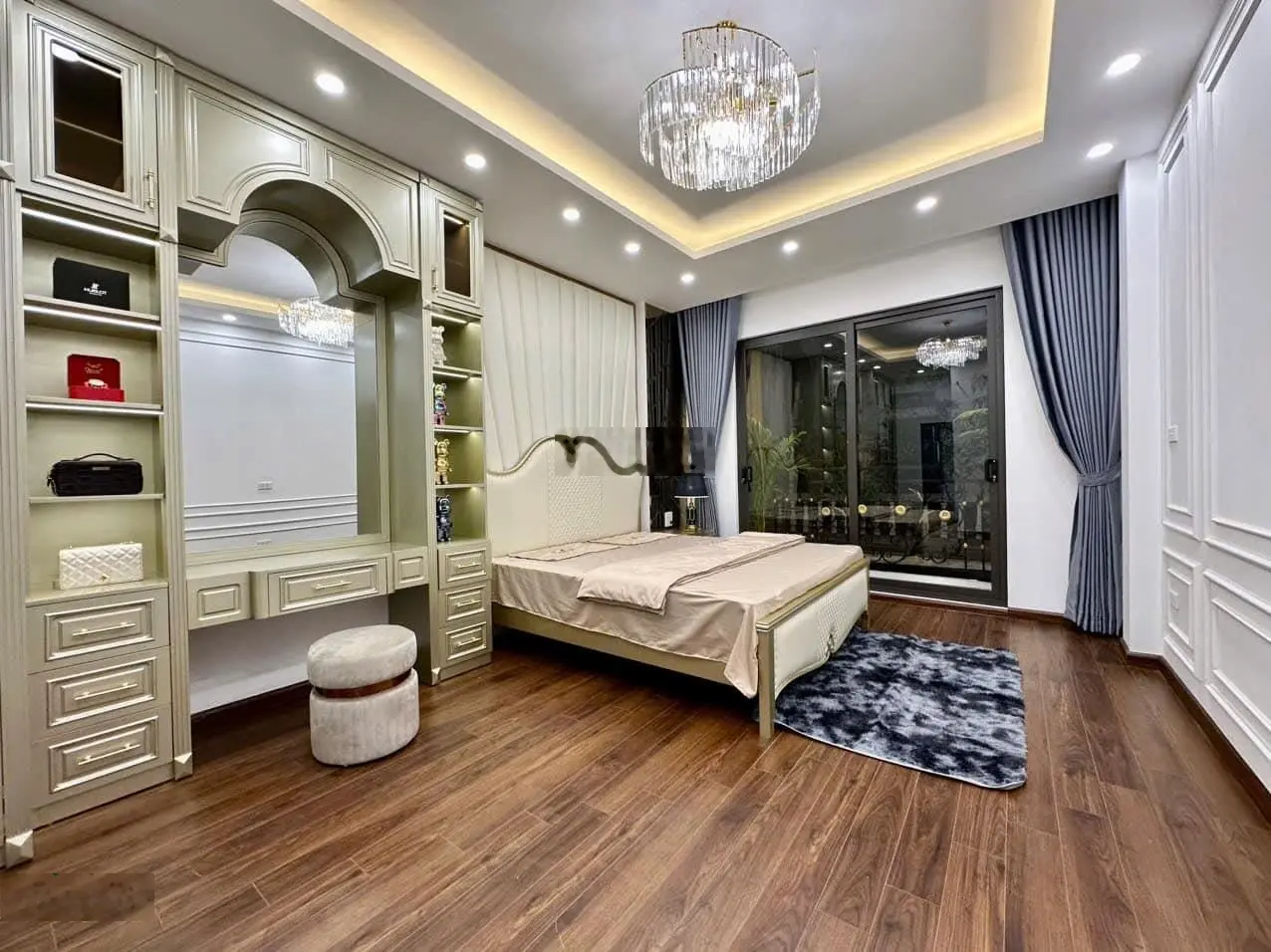 Bán căn nhà Lê Đức Thọ, 80m2, 8 tầng lô góc, phân lô ô tô tránh, kinh doanh tốt