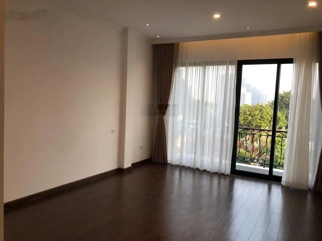 Bán NP mặt phố Lạc Long Quân, 25 tỷ, 45m2, view đẹp Q.Tây Hồ, HN