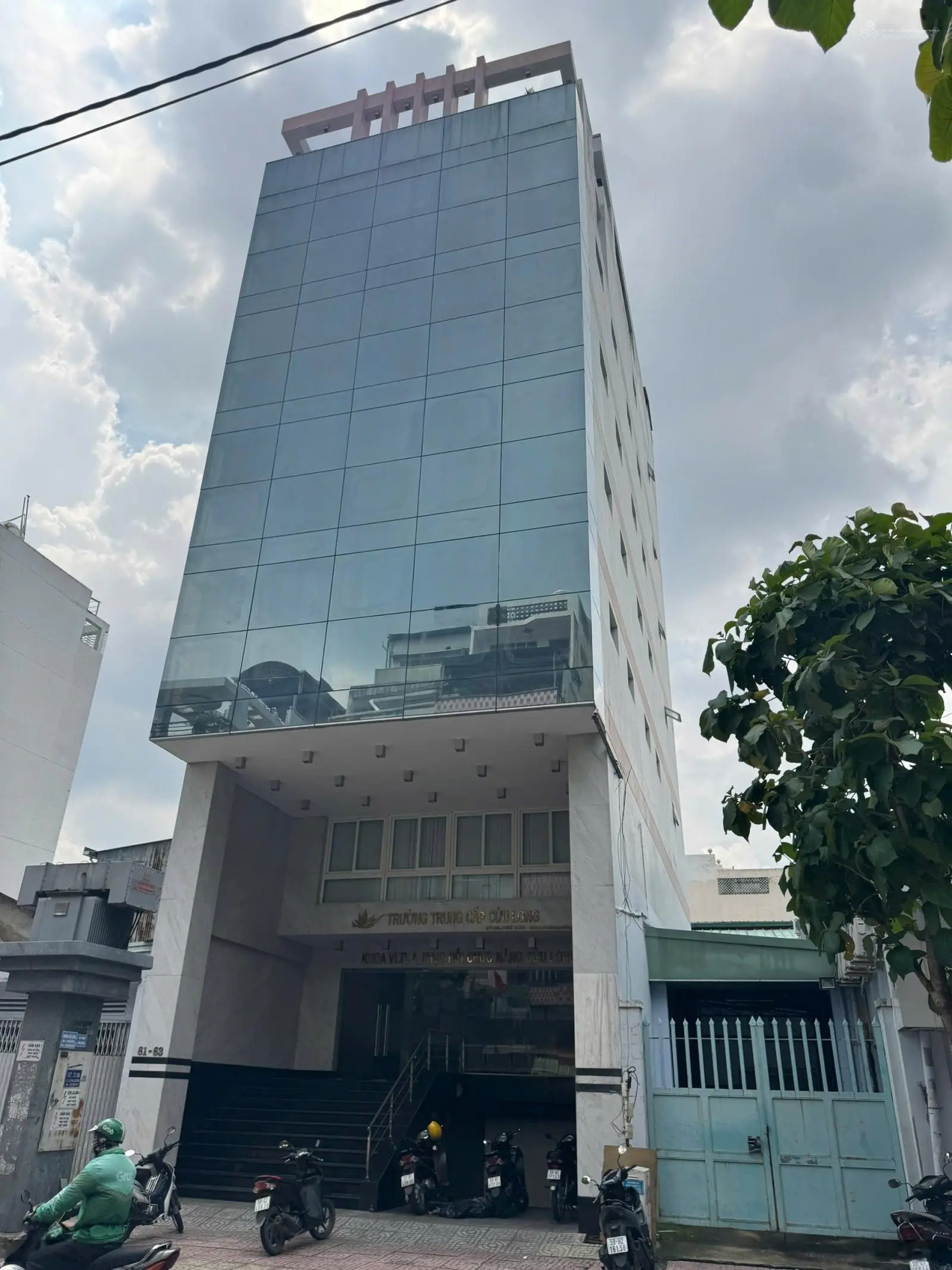 Cần bán building mới xây Lê Văn Sỹ, Quận 3, hầm 6 lầu 8x23m, chỉ 57 tỷ