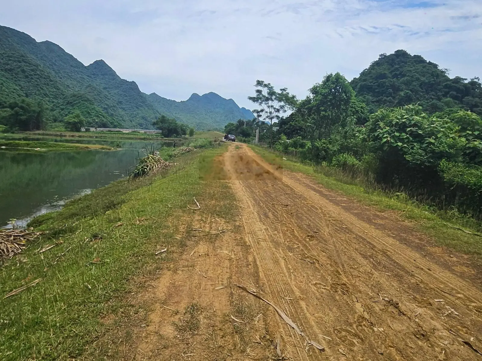 Bán đất lô góc, view hồ tại Yên Thủy, Hòa Bình. Diện tích 2000m2, giá 1,7 tỷ