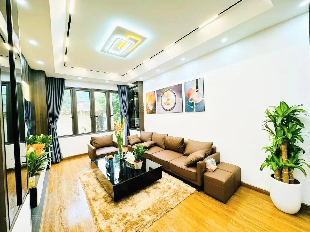 360 Xã Đàn, 38m2*6 tầng*7.18 tỷ, lô góc 3 thoáng, full nội thất, ở luôn, sát mặt phố.