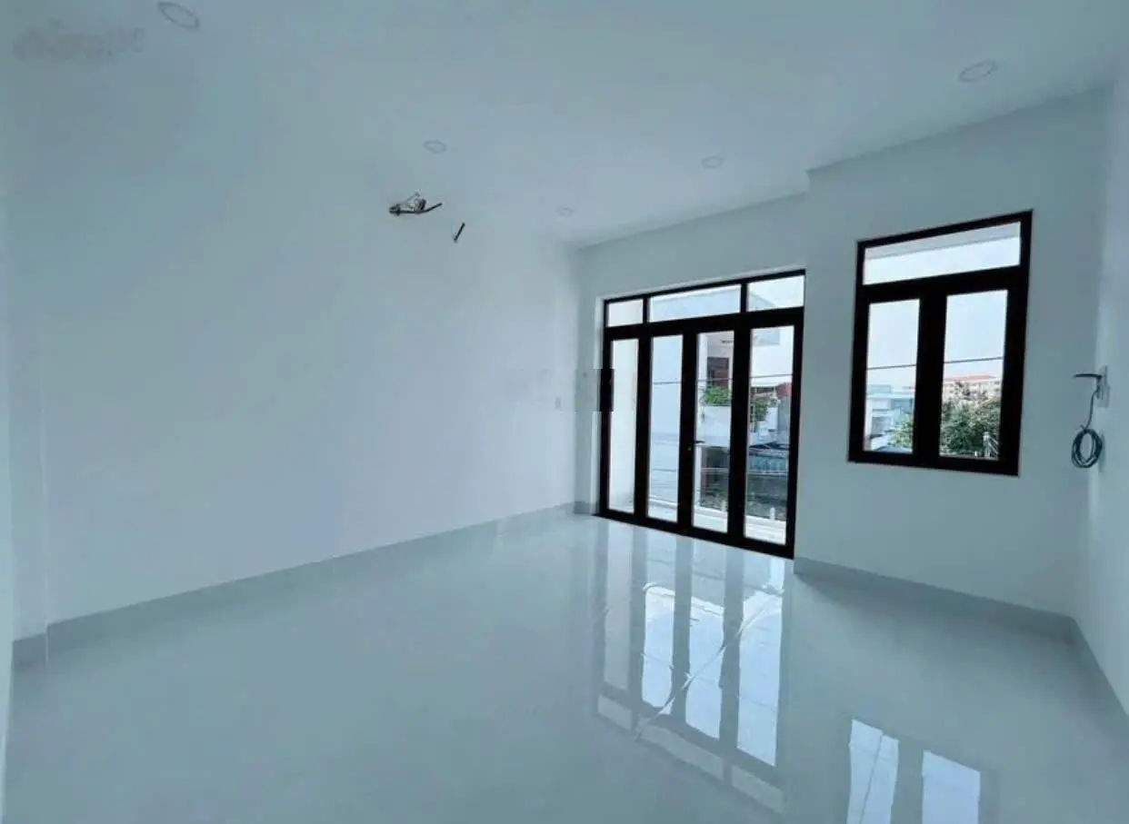 Căn nhà ngay Đ. Tô Hiến Thành, Quận 10, 62m2 SHR 1T2L tiện ích ngay bên cạnh LH ngay