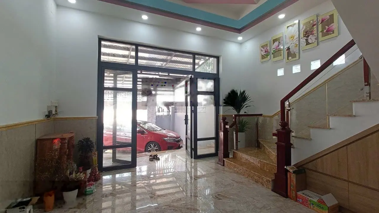 Nhà đẹp ở ngay, 2 tầng, DT: 140m2, 4 PN, ngang 7.5m, sân đậu ôtô, Tam Phú, Thủ Đức, Giá 7. X tỷ