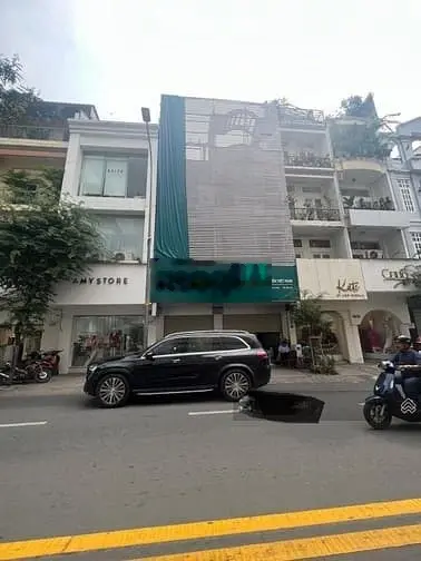 Ngộp bank, bán gấp MTKD Tạ Hiện đoạn đẹp, TML. DT 8x20m. KC Hầm 4 tầng