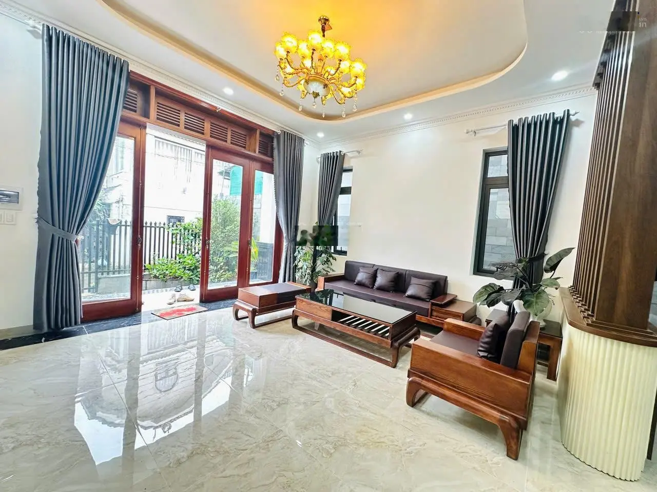 Bán nhanh căn villa 200m2 đã hoàn công, đường nhựa cách bến xe Thành Bưởi 500m, Lữ Gia, P9, Đà Lạt