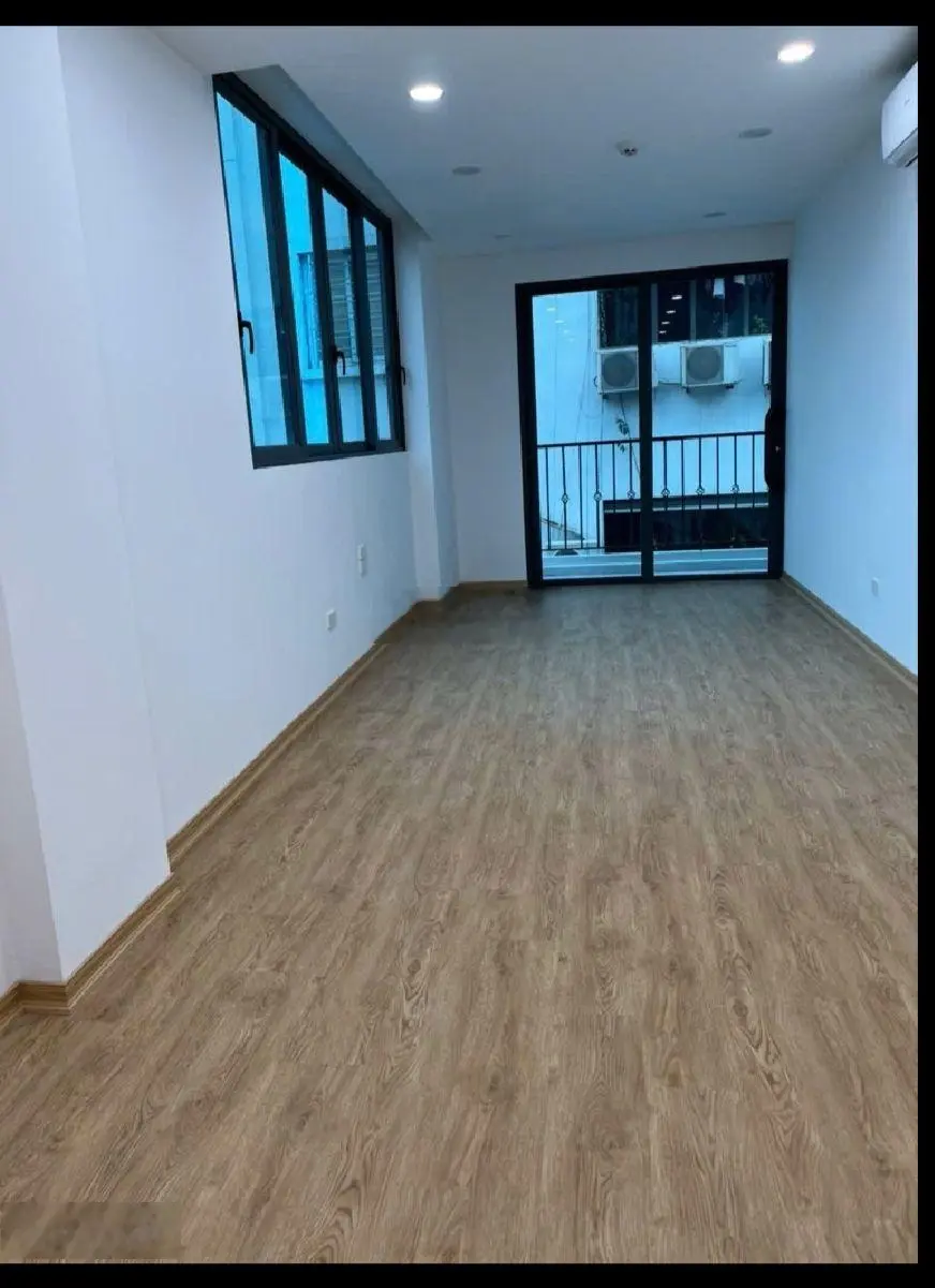 Bán nhà phố Kim Mã, kinh doanh đỉnh cao, 80m2, mặt tiền khủng, gara ôtô, nhà mới đẹp, 30,5 tỷ