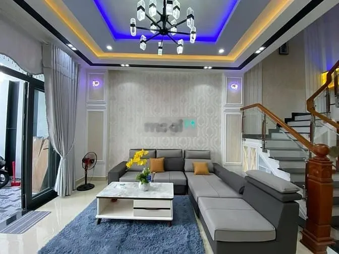 Bán gấp nhà giá tốt Hùng Vương, p1,q10, 90m2, 4tỷ200, sỗ sẵn.