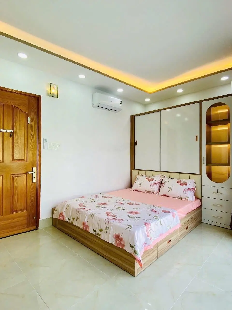 Lâm Văn Bền Tân Hưng Q7 có 1 căn nhà (4,7*12m) hẻm xe hơi 4m, 1 trệt 1 lửng 2 lầu ST