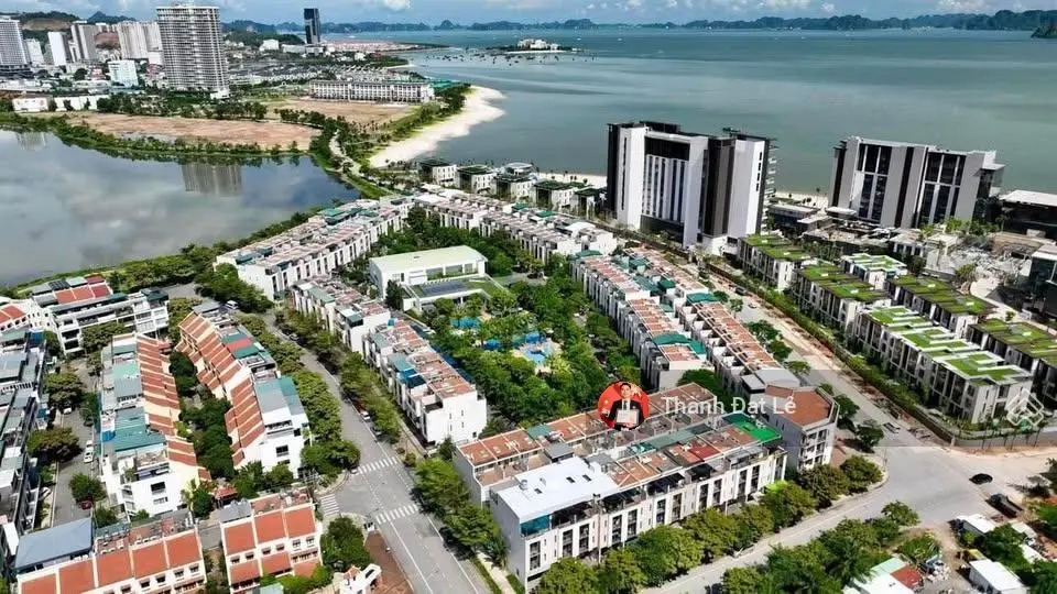 Cần bán nhanh trước Tết căn Villa 3,5 tầng 97m2 5PN cách biển Hạ Long Marina chỉ 100m