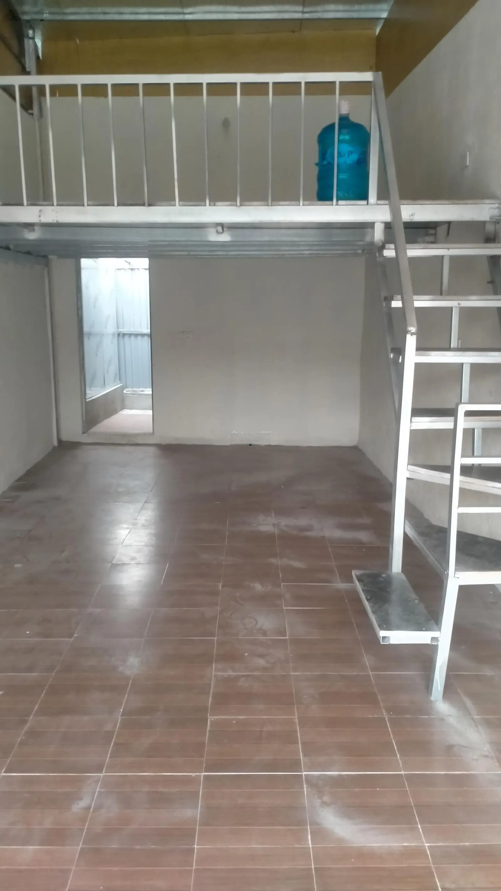 Vỡ nợ bán gấp cửa hàng mặt đường trục Cầu Bươu Hữu Hòa diện tích 40m2 x 800 tr ô tô tránh