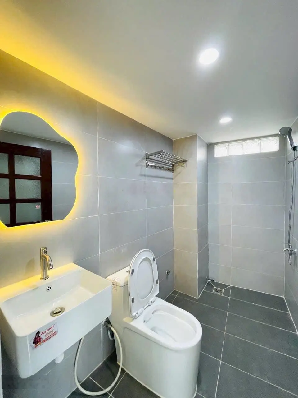 Nhà Bà Hom, Quận 6. Với 4Tỷ 050/ 54m2, giá siêu hời, thiết kế trẻ trung.LH 0909867347 (Trang Thanh)