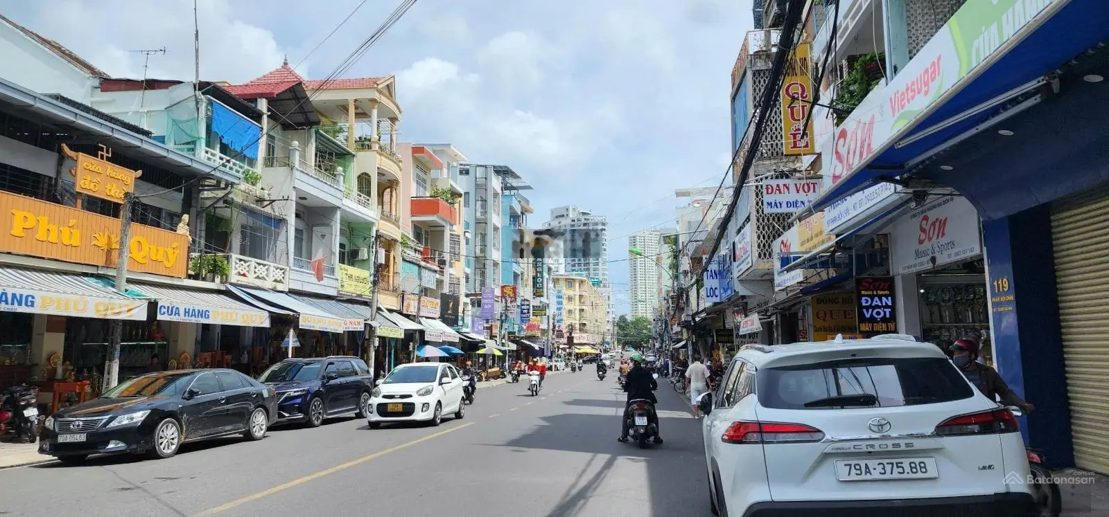 Bán nhà 3 tầng Phố Phan Bội Châu - Nha Trang, gần chợ Đầm, cách biển chỉ 500m