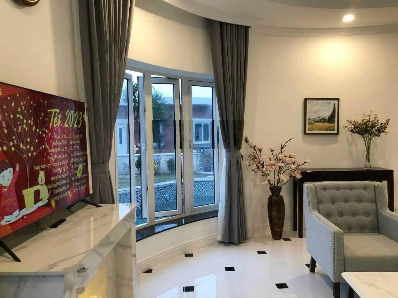 Bán villa biển 3PN full nội thất xịn xò. Đã có sổ đỏ, vay bank thuận lợi. Giá bán 12.5 tỷ. Liên hệ