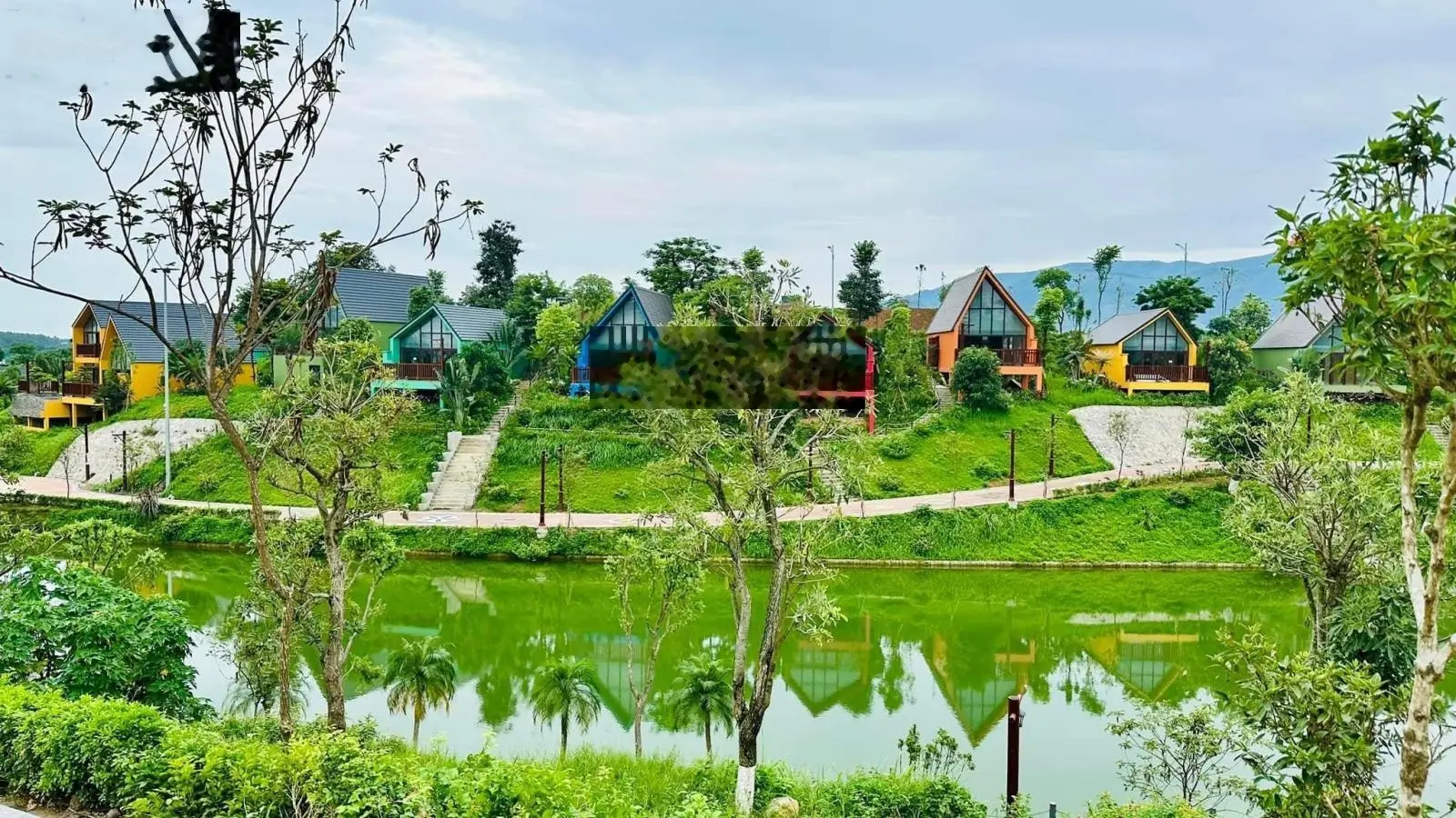 Bán 3 căn mặt sông Thiên Nga, view cực đẹp, đường lớn. Diện tích 330-345trm2. Giá thu nét từ 7,5 tỷ