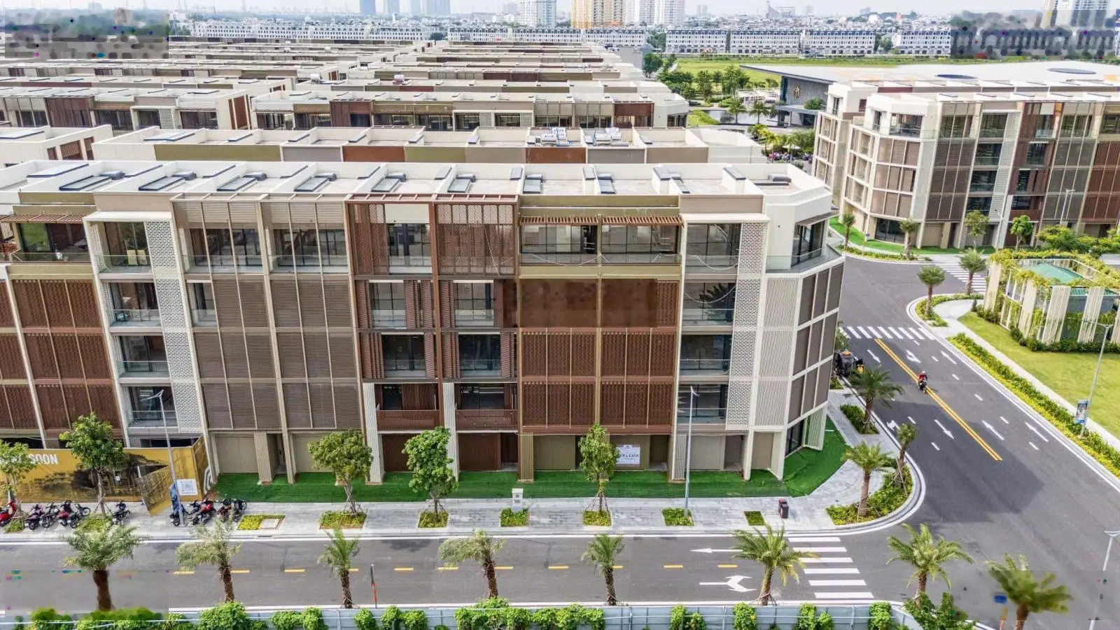 Cần bán lỗ nhà phố The Global City 95m2, giá 32tỷ, sau nhà là công viên lớn liên hệ 0965645556