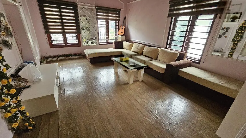 Siêu biệt thự Văn Phú: 200m2/ 6 phòng ngủ/ 10 m mặt tiền chỉ hơn 33tỷ-không khí trong lành-an vui