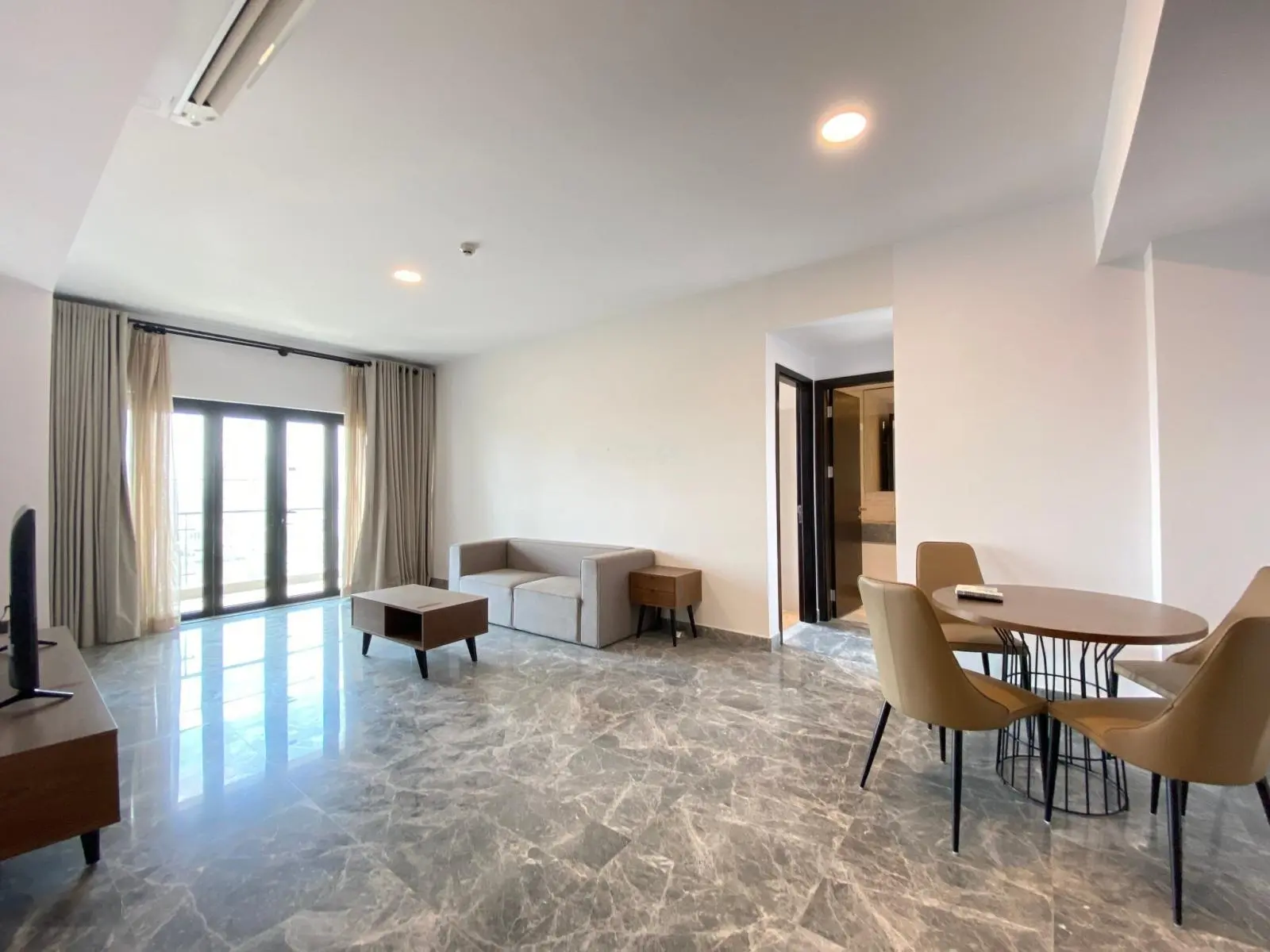 Căn hộ chung cư 150m2-3PN-Full NT giá 6,5 tỷ tại Quận 5,Sổ hồng lâu dài,hỗ trợ vay Ngân hàng 70%