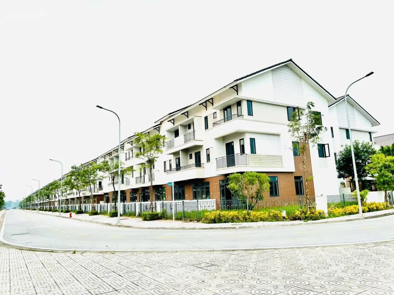 Bán shophouse 100m2, nhà 3 tầng, có đường nội khu 6m, tại Centa Riverside, VSIP - Từ Sơn - Bắc Ninh