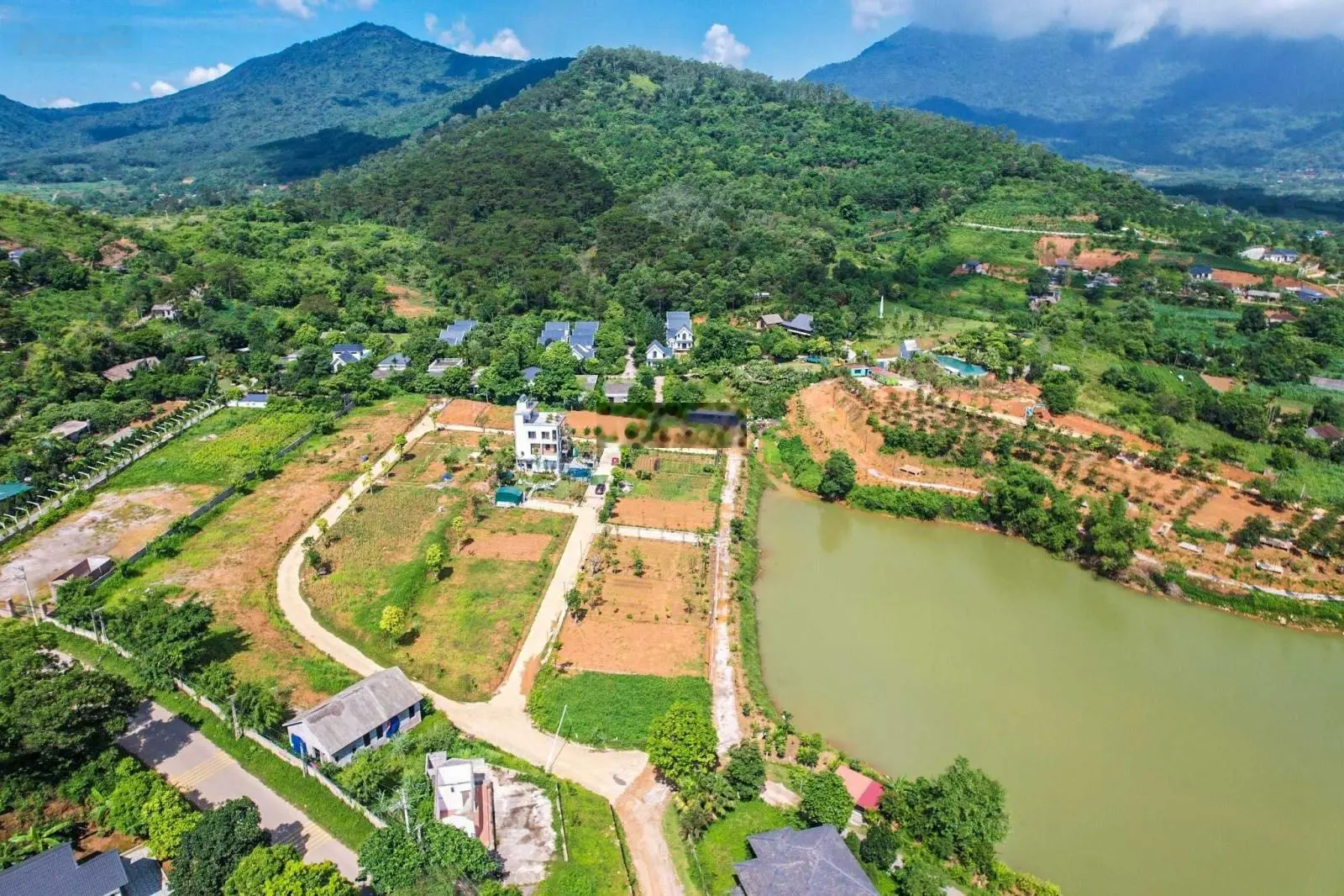 View trực diện hồ Yên Bài và Núi Ba Vì. Múc ngay! Lô đất nghỉ dưỡng đẹp nhất Ba Vì