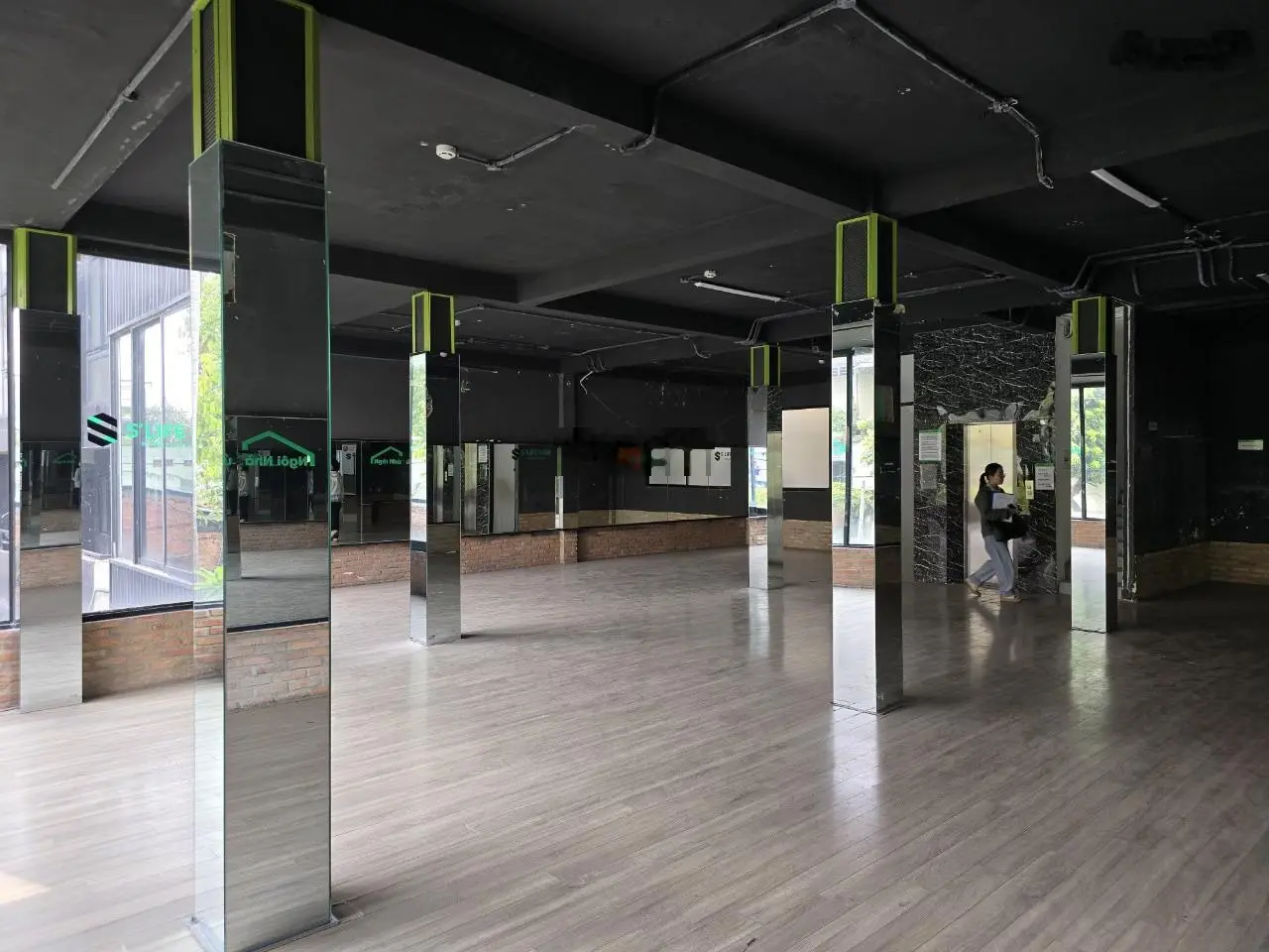 Chính chủ bán gấp MTKD 24-26 Nguyễn Huy Lượng. Ngang lớn(12x16m) tiện KD nhà hàng, gym, café