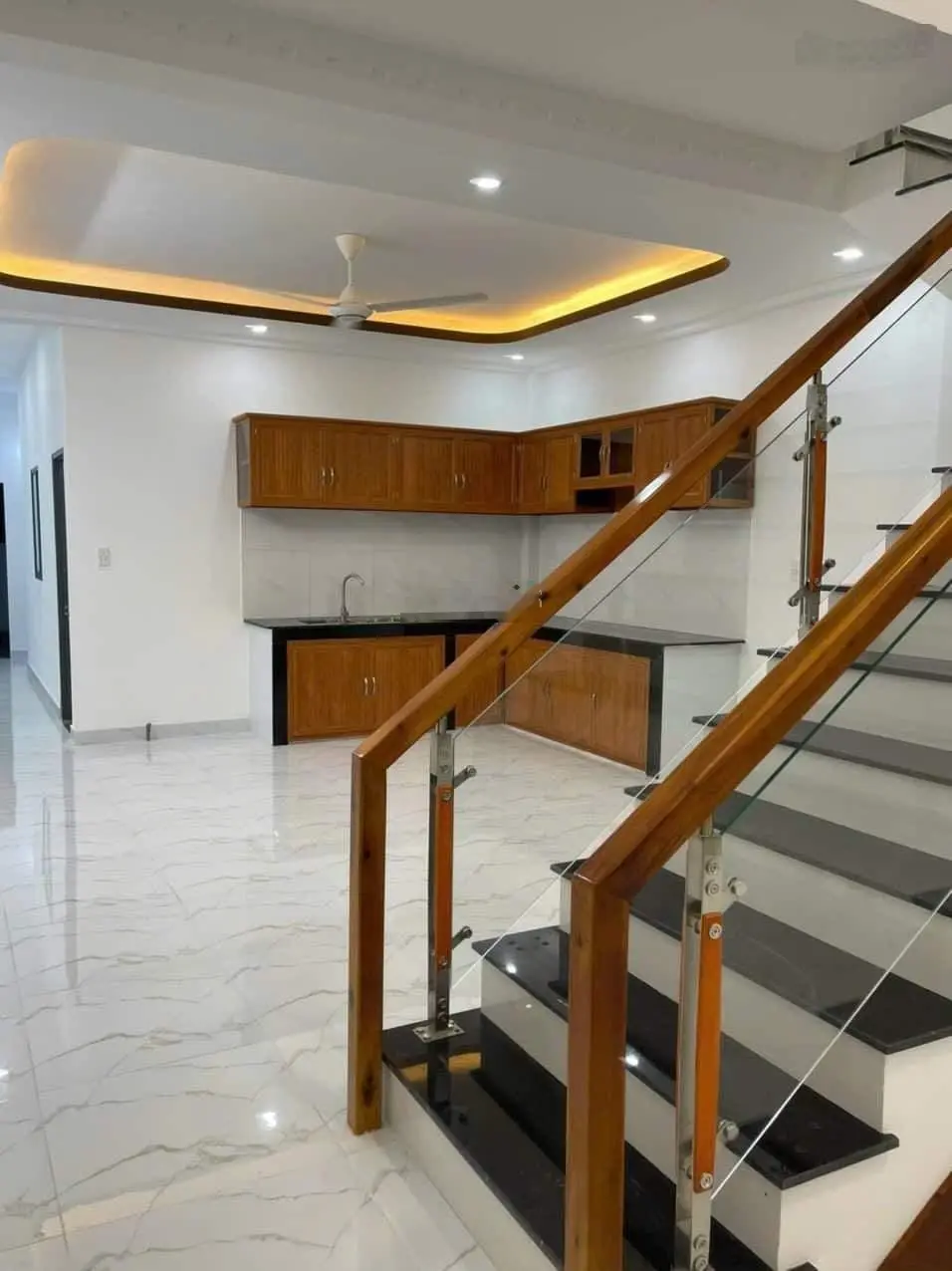 Bán nhà hoàn thiện mới 150m2, 3 PN Mỹ Phước 3 Bến Cát Bình Dương. Giá 2tỷ280. LH: 0937948545