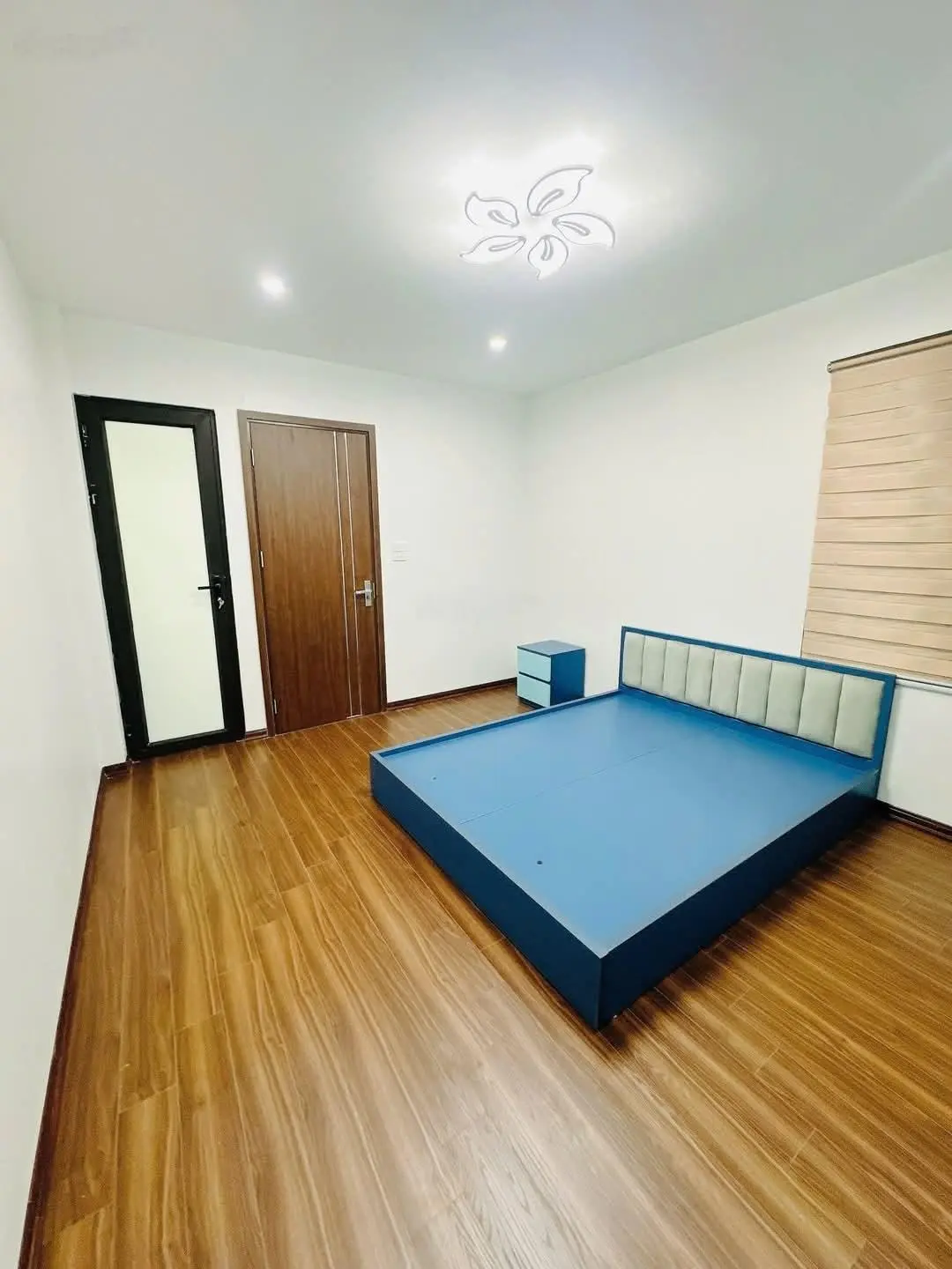 Siêu phẩm căn 4 tầng 30m2 phố Đặng Tiến Đông, Hoàng Cầu. Khu phân lô Học viện Chính trị. Bán nhanh