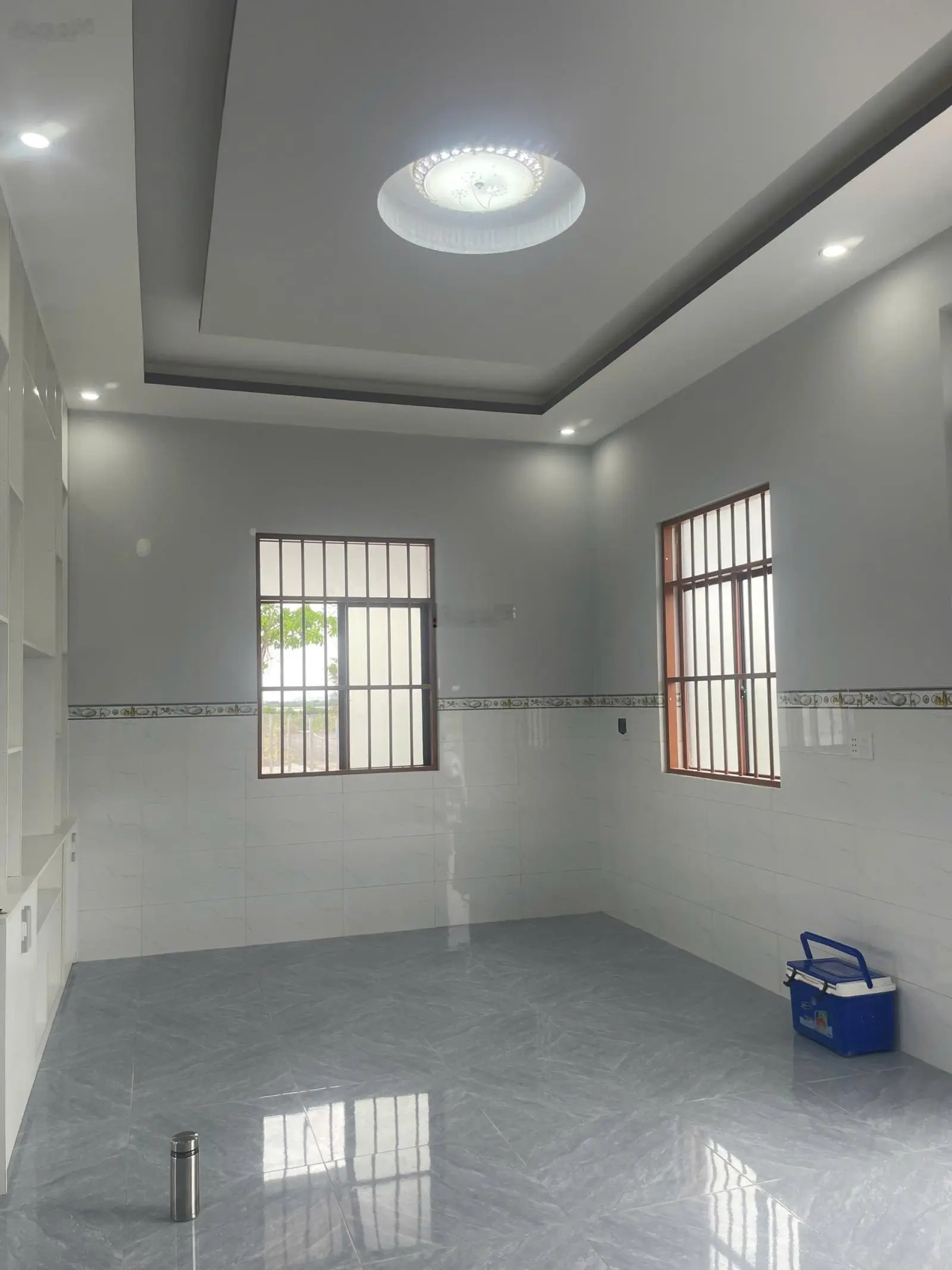 Nhà cấp bốn mới, 350m2 đã xây 80m2 có 1p kh, 2N, 1 toilet, sân phơi, sân đâu xe 7 chỗ 0933 768 ***