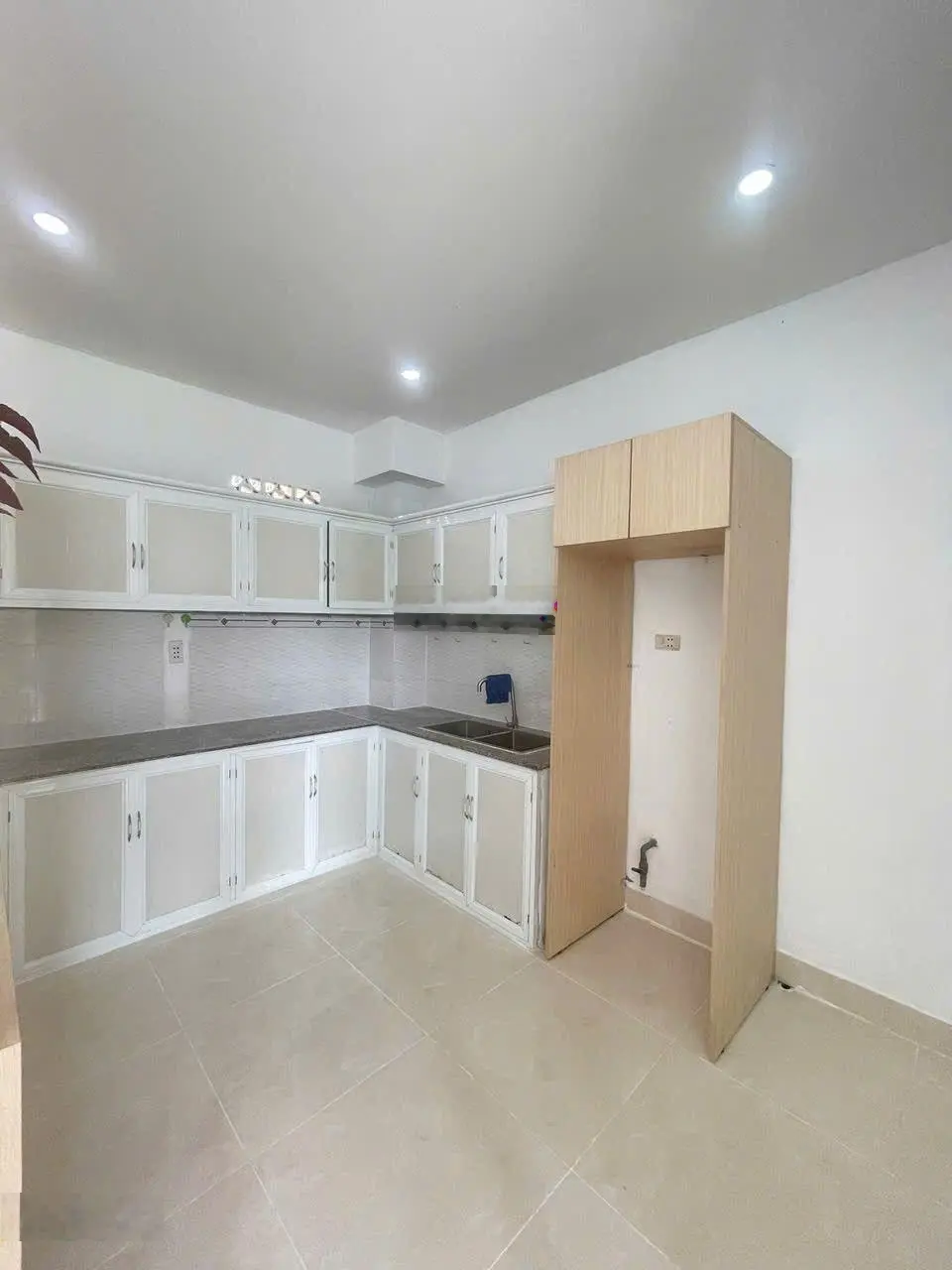 Bán nhà riêng tại Mỹ Hạnh Nam, 670 triệu, 80m2, full thổ, gần chợ chỉ 100m. Kẹt tiền bán gấp