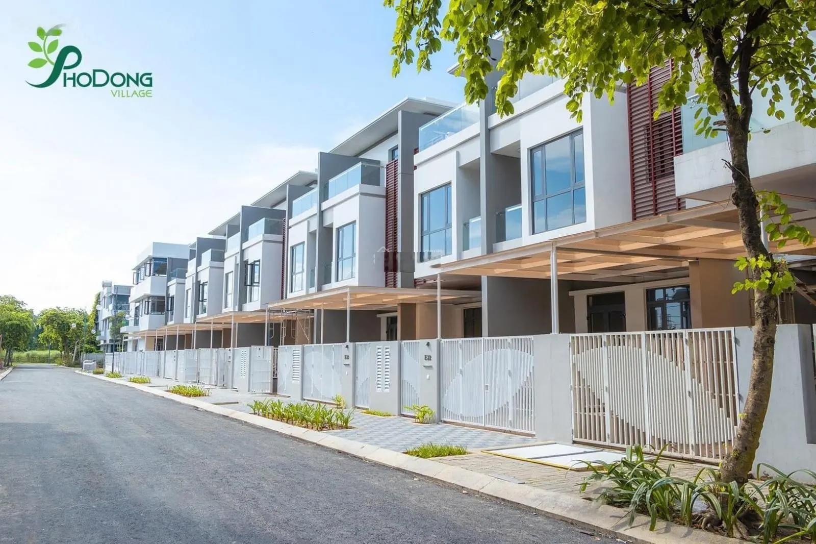 Bán gấp nhà liền kế Phố Đông Village Q2 giá 8tỷ Đông Nam gần căn hộ Salto Residence thích hợp KD