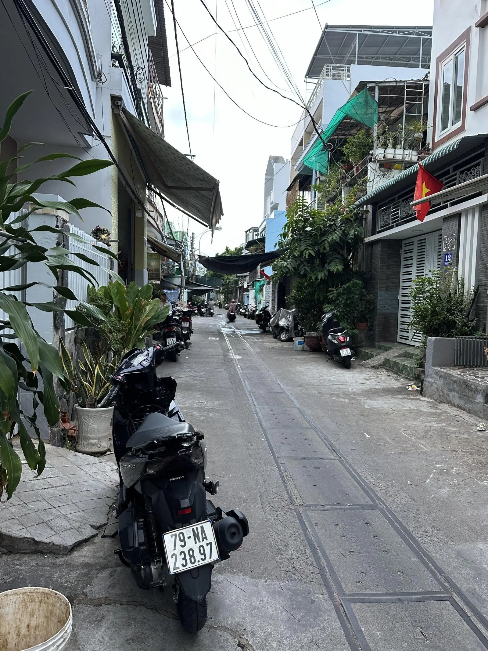 Bán Nhà 01 trệt 01 mê giả, mặt tiền Đường Trân Trang, phường vạn Thạnh, TP Nha Trang DT : 60,5m2.