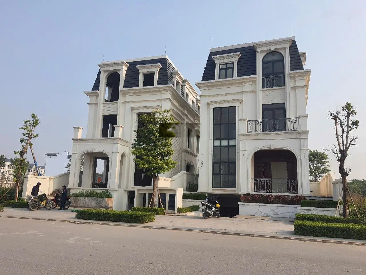 Cần bán gấp biệt thự Song lập dự án Hinode Royal Park. Diện tích 200m2 giá 41 tỷ. LH: 0966761190