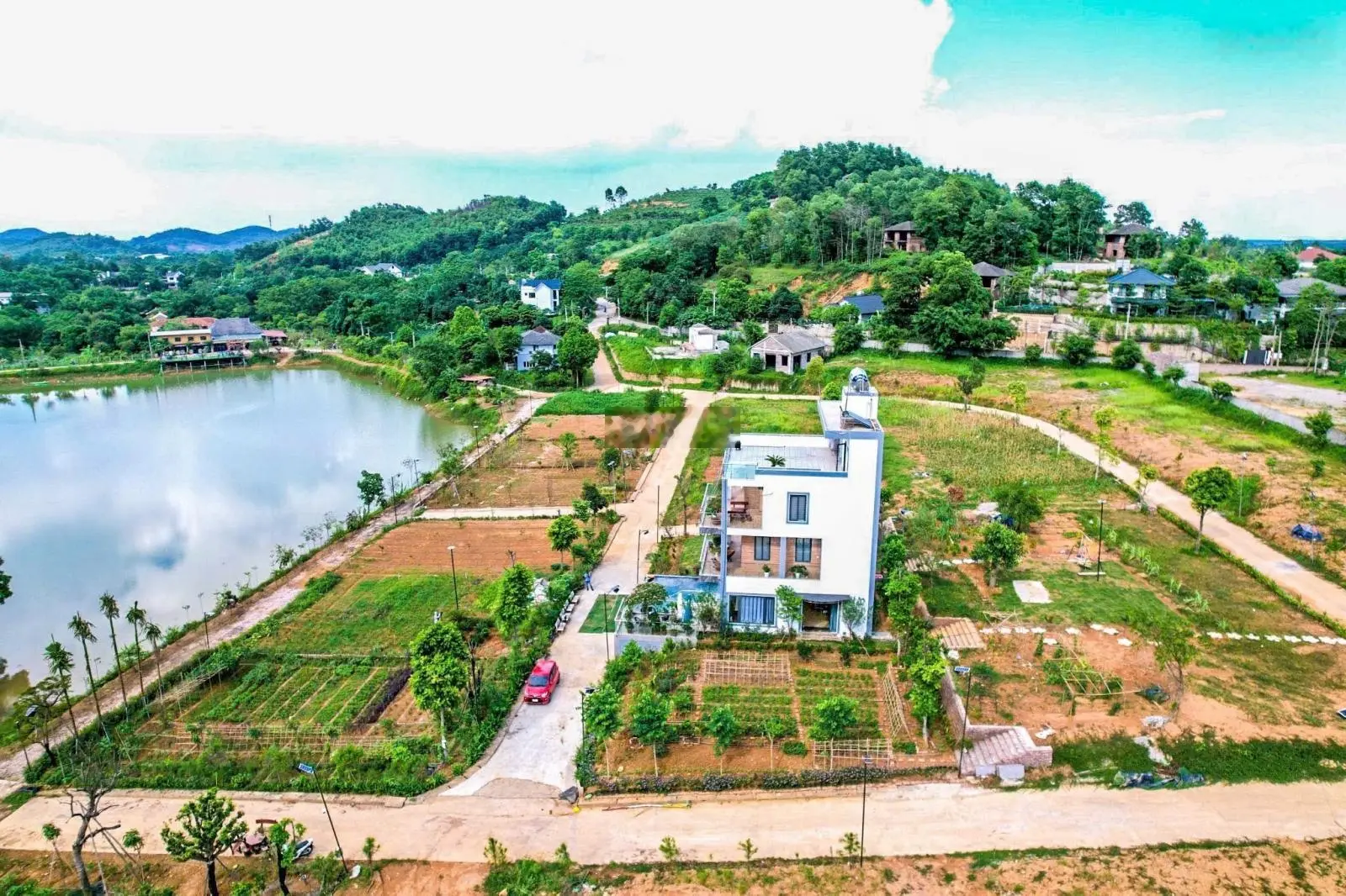 Cần bán lô đất view mặt hồ Yên Bài và núi Ba Vì, khu nghỉ dưỡng đáng sống, đáng đầu tư