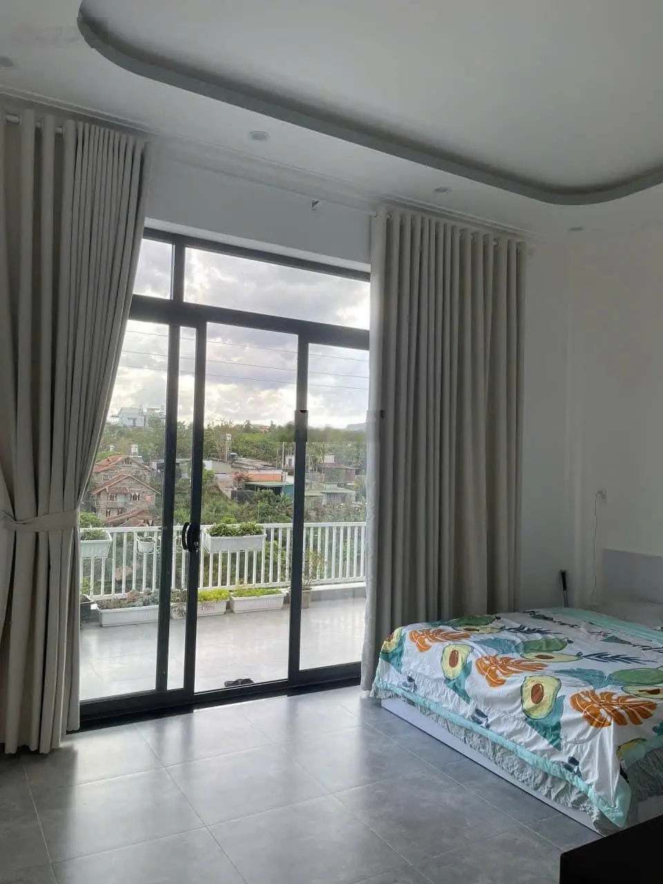 BÁN NHÀ đẹp view chill tại Hẻm 50 Trần Quý Cáp, để lại toàn bộ nội thất, xách vali vào ở ngay.