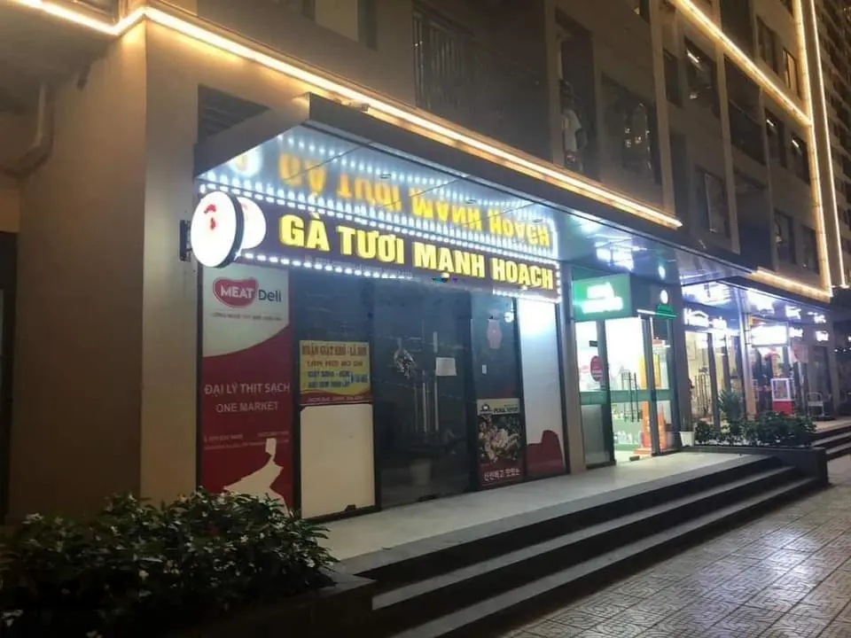 Bán gấp - bán căn shop chân đế 50m2, cho thuê 30tr/tháng giá bán 6,5 tỷ LH: 0828185185