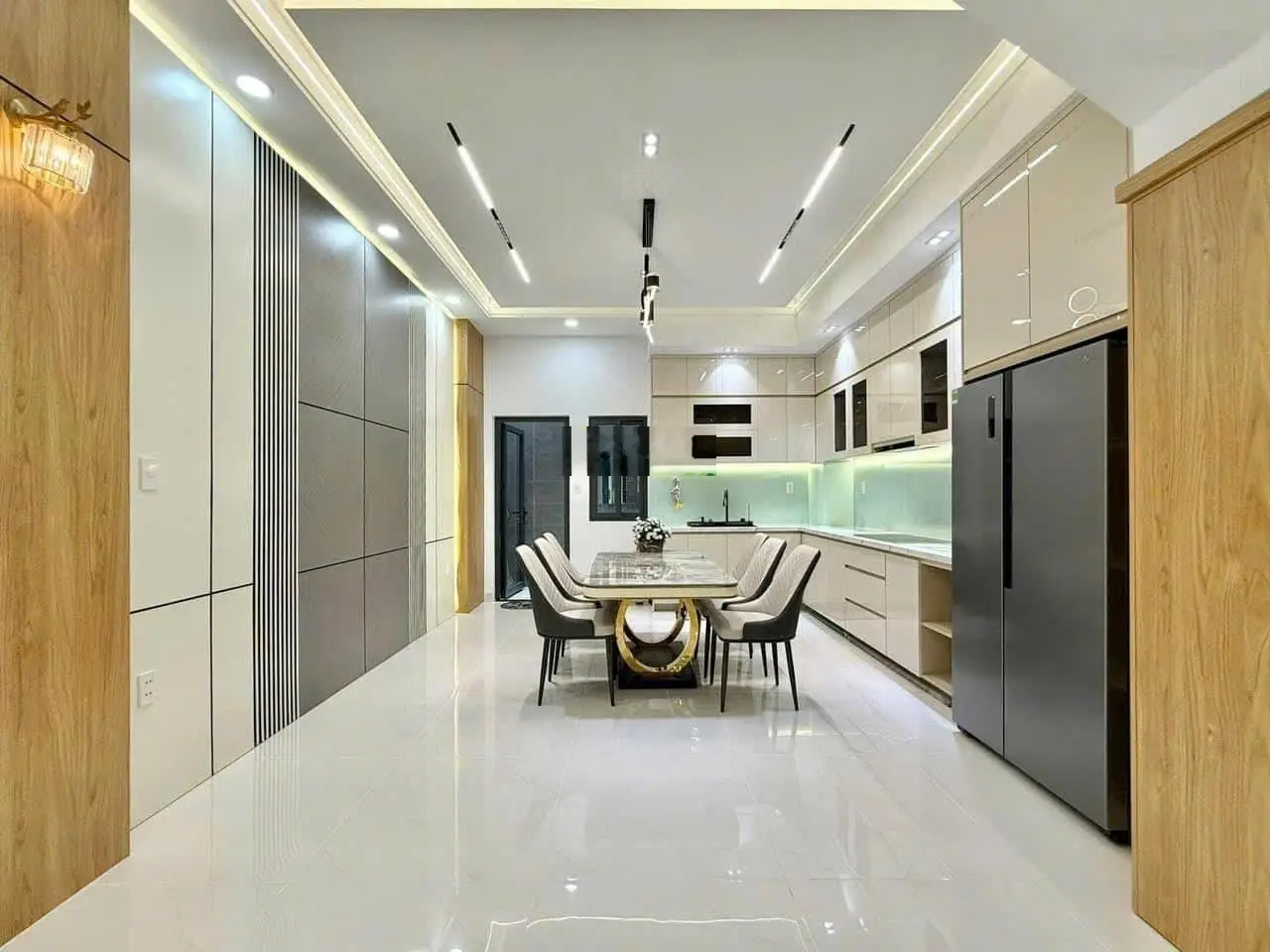 Nhượng lại căn nhà siêu đẹp ngay Bà Hom, Quận 6, 60m2. Hẻm 6m, đông dân cư