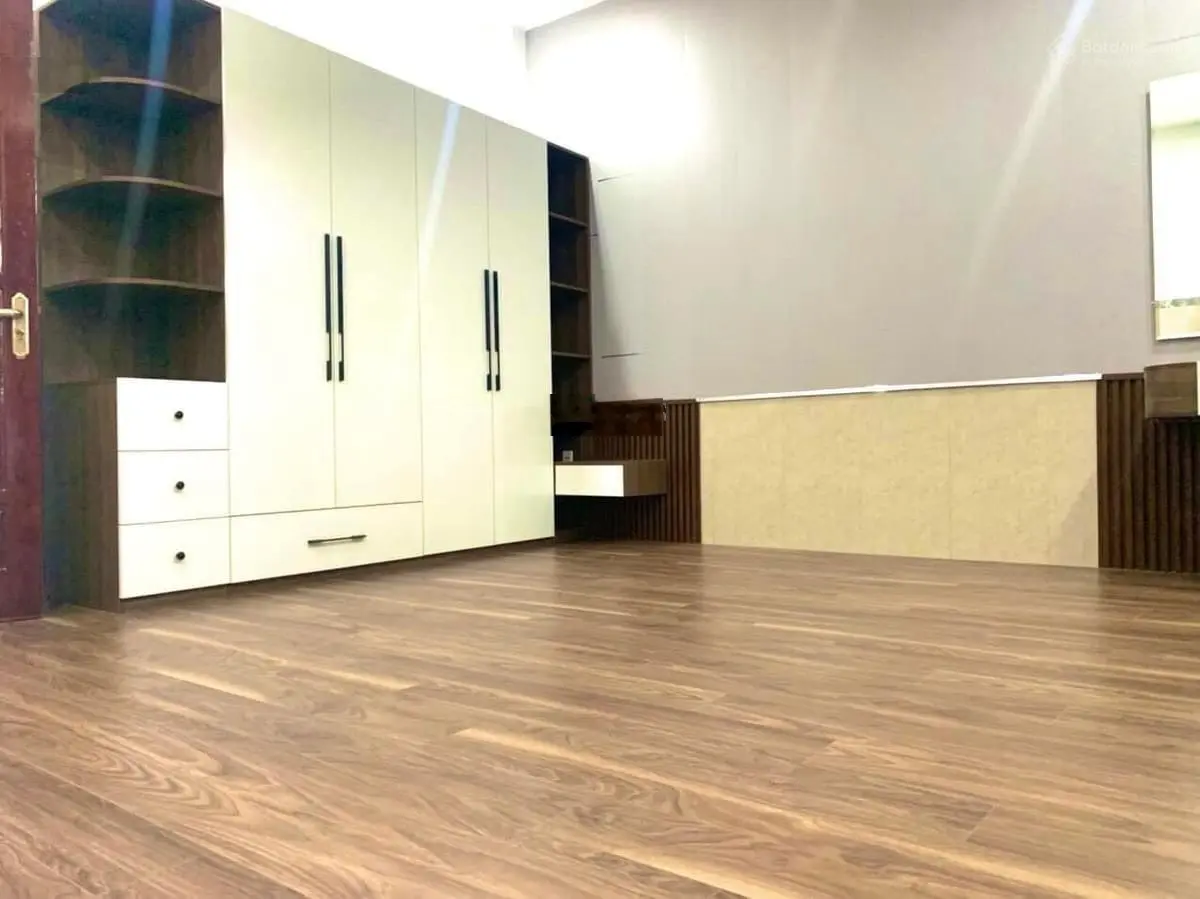 Bán nhà riêng tại đường Cao Hồng Lãnh, 4,7 tỷ, 100m2 - giá ưu đãi chỉ với