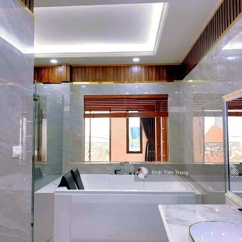 Kịch Trần ! Mặt phố Quan Nhân , Oto tránh , Lô Góc 3 mặt thoáng , 9 tầng , Vỉa Hè , 70m2*9T .