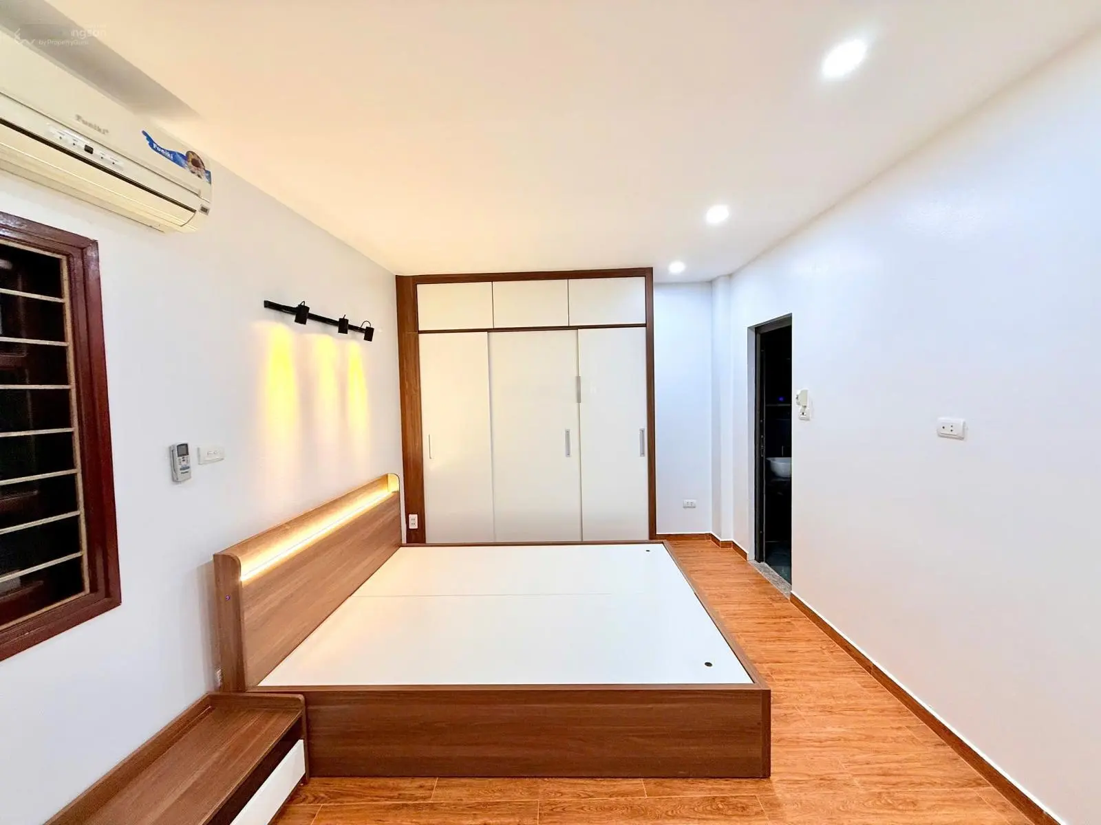 Nhà phố Phương Liên - Kim Hoa 29 m2, 6 tầng, giá 6.3 tỷ, sổ đỏ vuông ngõ thoáng