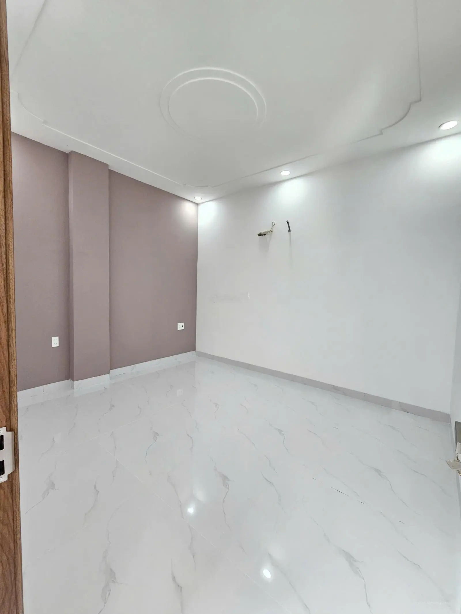 Nhà phố: 4tỷ500, 80m2 có phòng ngủ dưới, nhà 1 trệt 2 lầu đầy đủ nội thất KDC ngay vòng xoay An Phú