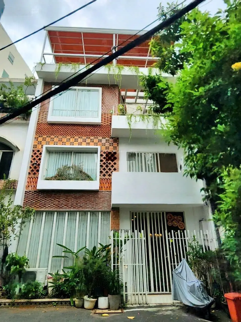 Villa ngang 8m khu nội bộ hẻm 6m Lê Văn Sỹ, Tân Bình. Nhà mới đẹp 4 lầu vào ở ngay. Giá chỉ 15,2 tỷ